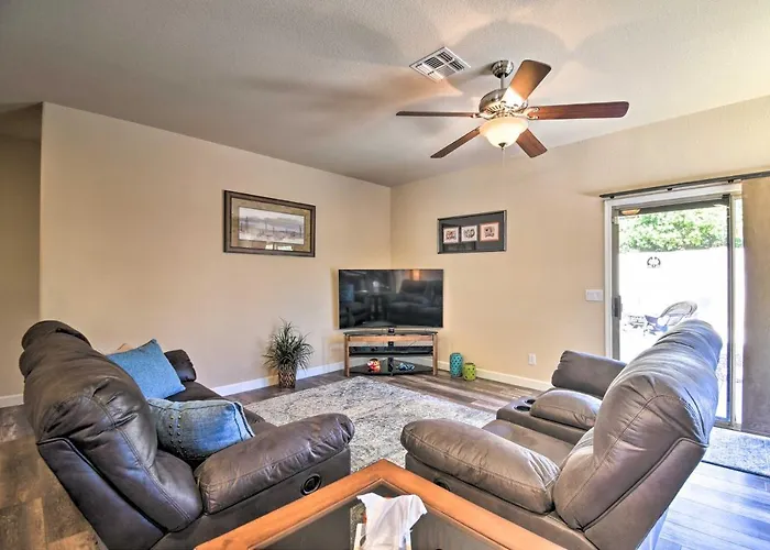 Family Poolside Escape 15 Mi To Dtwn Phoenix! Holiday home *