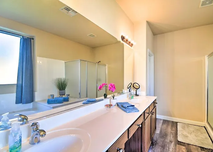 Holiday home Family Poolside Escape 15 Mi To Dtwn Phoenix!