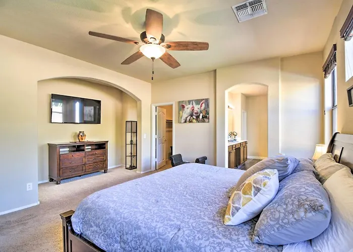 Family Poolside Escape 15 Mi To Dtwn Phoenix! Holiday home *