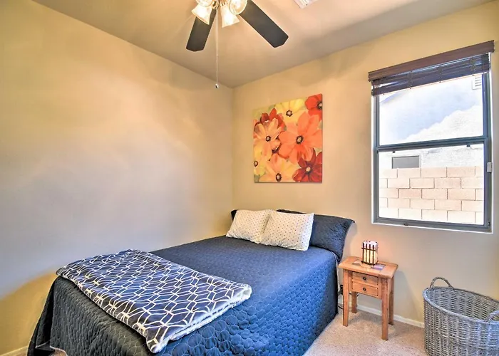 Family Poolside Escape 15 Mi To Dtwn Phoenix! Holiday home *