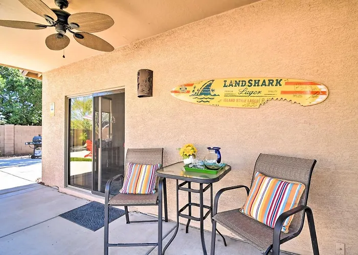Family Poolside Escape 15 Mi To Dtwn Phoenix! Holiday home Avondale