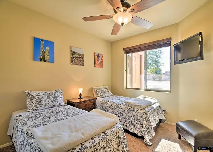 Holiday home Family Poolside Escape 15 Mi To Dtwn Phoenix!